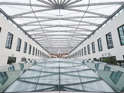 Glass roof & skylight : glass solutions for architectural buildings | Guardian Glass