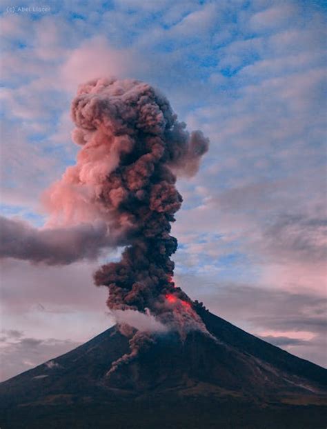 Photography of Erupting Volcano · Free Stock Photo