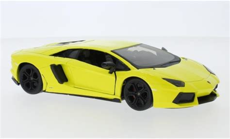 Diecast model cars Lamborghini Aventador 1/24 Maisto LP 700-4 yellow - Alldiecast.co.uk