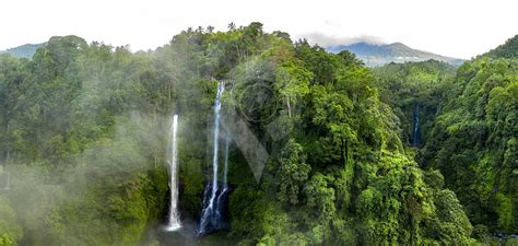 14 Stunning Waterfalls of Ecuador > GreenGo Travel