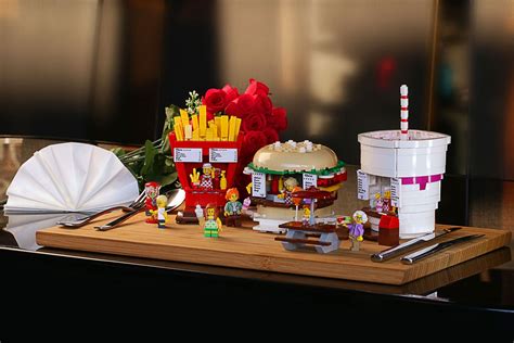 LEGO IDEAS - Food Stand Diners