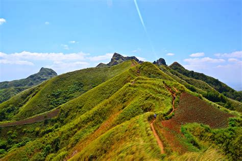 List of Mountains for Beginners near Manila | Philippine Primer