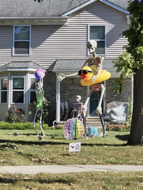 Funny Neighbors' Halloween Decorations