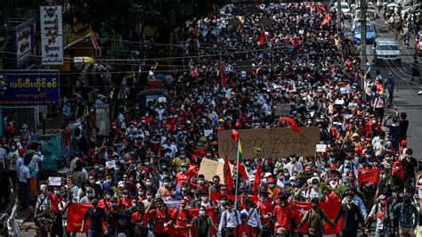 Militärputsch: Proteste gegen Staatsstreich in Myanmar halten an | ZEIT ...