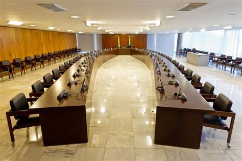 Por dentro do Palácio do Planalto, a sede do poder executivo no Brasil - Casa Vogue | Edifícios