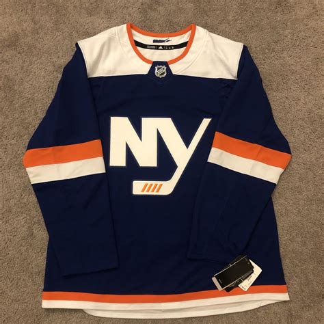 Adidas New York Islanders Jersey | SidelineSwap