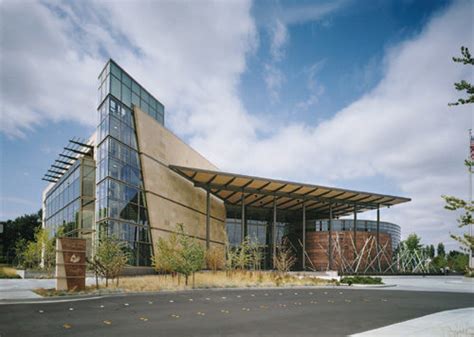 Redmond City Hall | 2007-03-01 | Architectural Record