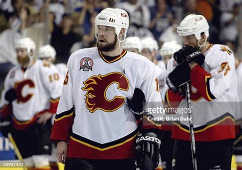 Chris Simon Hockey Photos and Premium High Res Pictures - Getty Images