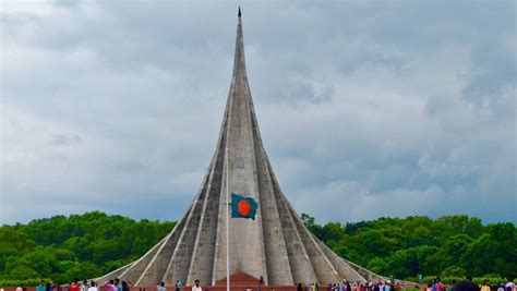 History of Bangladesh and the National Monument - A Walk in the World