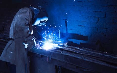 Electric Arc Welding : Working Principle, Types and Applications