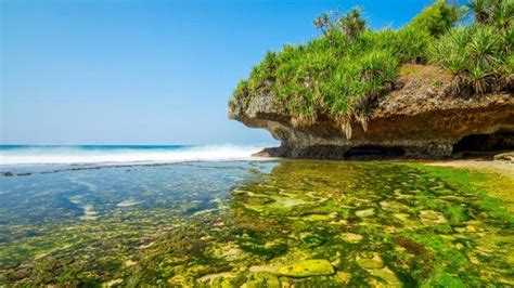 Pantai Krakal - TribunnewsWiki.com