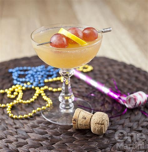 Sparkling grape cocktail for good luck - One Martini | Grape cocktails, Cocktails, Grapes