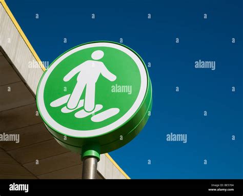 A pedestrian crossing sign Stock Photo - Alamy