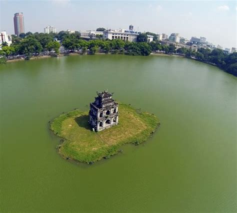 Turtle Tower in Hoan Kiem Lake Historical Facts and Pictures | The ...