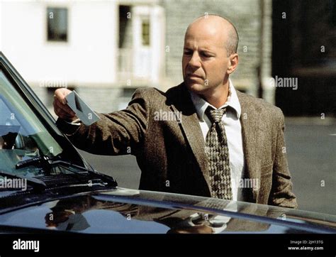 BRUCE WILLIS, UNBREAKABLE, 2000 Stock Photo - Alamy