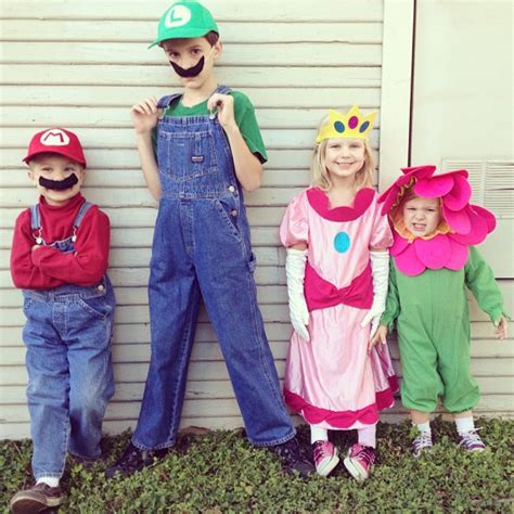 GROUP: Handmade Mario and Luigi Costumes - Really Awesome Costumes