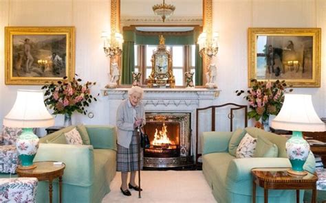 Interior Design Inspired by Queen Elizabeth II Style