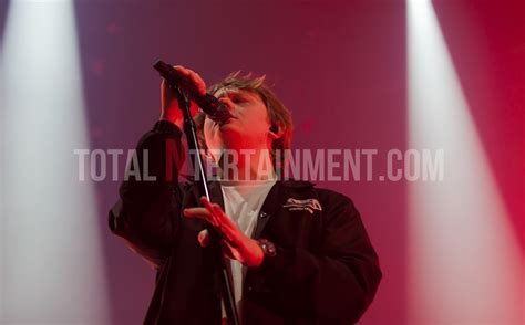 Lewis Capaldi live review Manchester Apollo - TotalNtertainment