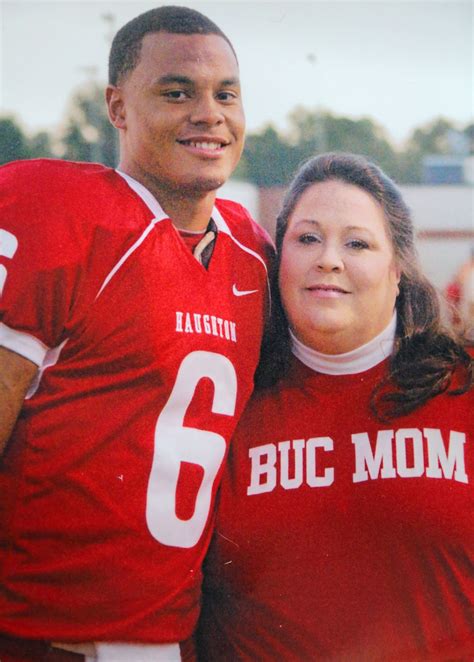 Dak Prescott Honors Mother Peggy Before Every Game