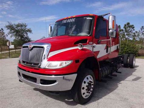 International 4400 Durastar Crew Cab Cab Chassis (2011) : Medium Trucks