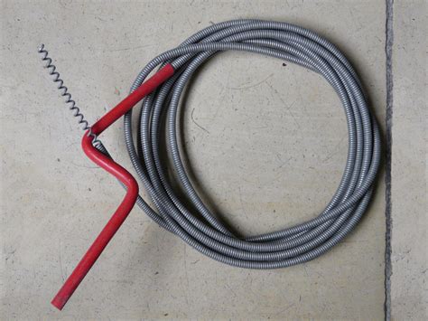 How to Use a Plumber’s Snake to Unblock the House Drain?