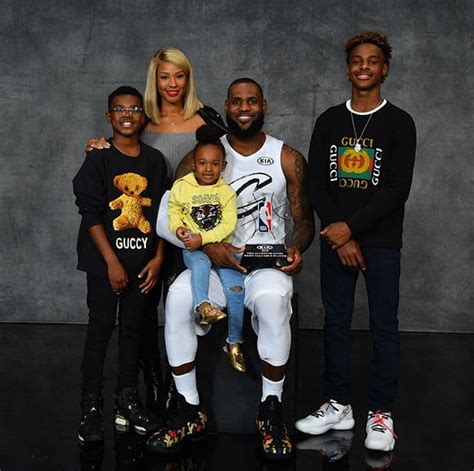 LeBron James [2022 Update]: Early Life, Career & Net Worth