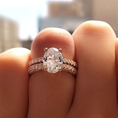 4 Reasons to Choose an Oval Diamond Engagement Ring In 2022 | Diamond Mansion