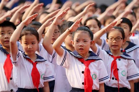 Chinese School Uniforms' History: Why They Unappealing Now?