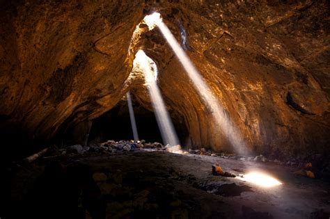 Explore Skylight Cave, Skylight Cave Lot Yamhill, Central Oregon, Light Beam, Girls Trip, Cave ...