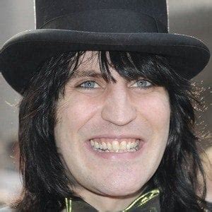 Noel Fielding - Age, Family, Bio | Famous Birthdays