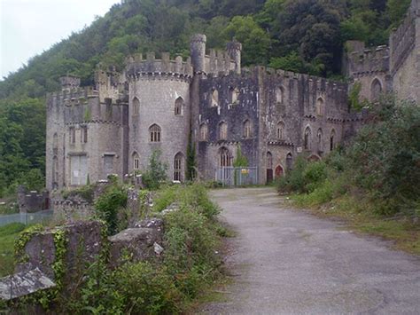 7 Hauntingly Beautiful Abandoned Castles