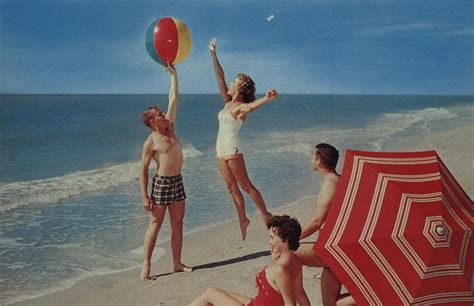 28 Retro Beach Photos That'll Make You Want To Time Travel | Beach ...