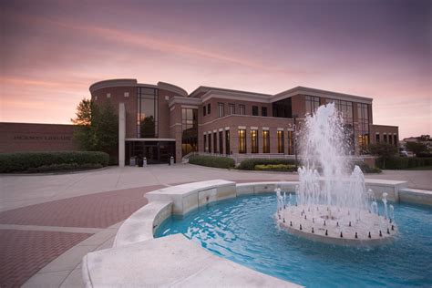 20 Signs You Go To Indiana Wesleyan University - Society19