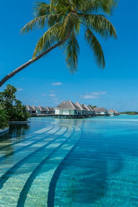 Four Seasons Kuda Huraa - Luxury Hotel in Maldives