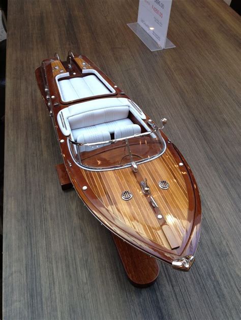 #Vintage #Speedboat Model | Wooden model boats, Wooden boats, Mahogany boat