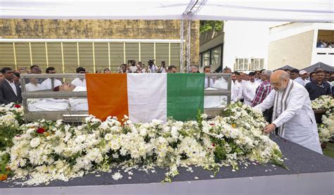 End of an era: Ratan Tata cremated with full state honours in Mumbai ...