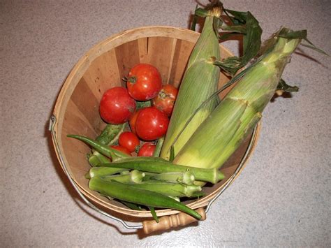 Okra, Corn and Tomatoes: 3 Steps (with Pictures)