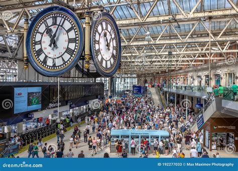 London Waterloo Train Station, England Editorial Stock Photo - Image of ...