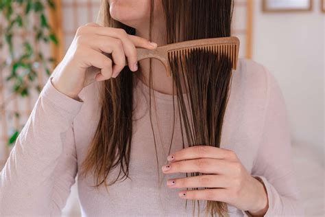 6 Ways to Straighten Your Hair Naturally