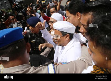 Jakarta, Indonesia. 23rd Jan, 2017. Habib Rizieq Shihab meets the regional police in Jakarta for ...