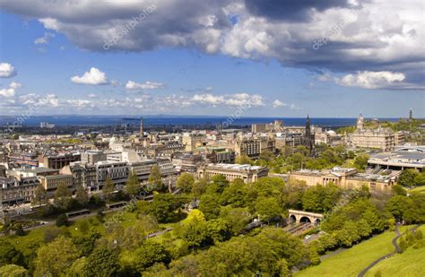 Edinburgh Skyline — Stock Photo © urmoments #4437649