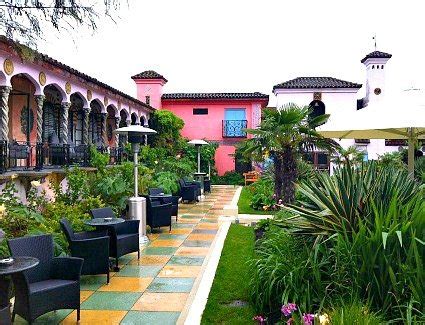 Kensington Roof Gardens, hotels near Kensington Roof Gardens, London