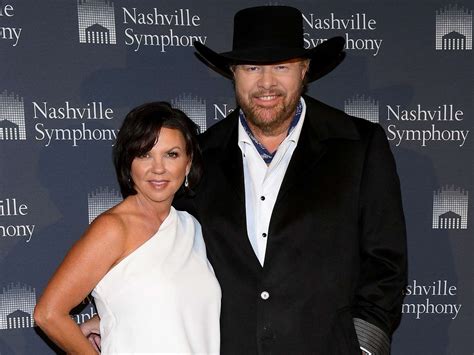 Assume That Other People Share Our: Toby Keith Wife 2022