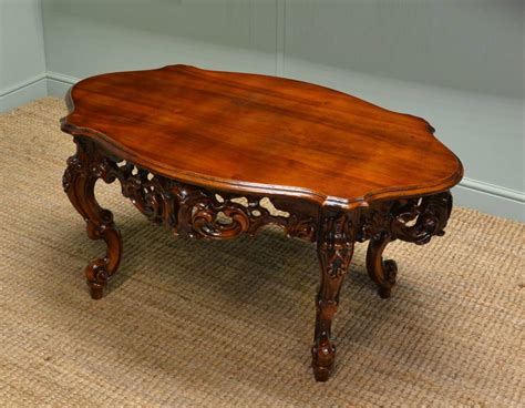 Decorative Victorian Mahogany Antique Coffee Table. - Antiques World