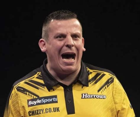 Dave Chisnall beats Gabriel Clemens to reach World Darts Championship last 16 - Beyond Radio