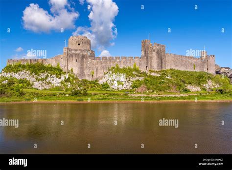 Pembroke castle wales hi-res stock photography and images - Alamy