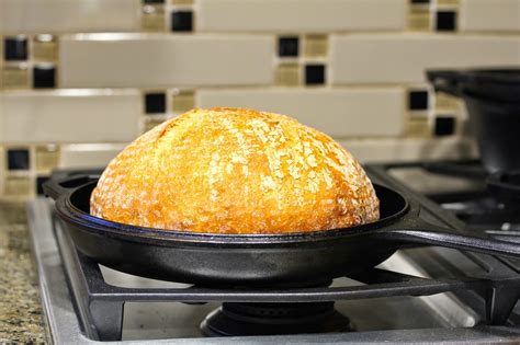 How To Transfer Bread Dough to a Hot Cast Iron Dutch Oven - Bread 101 ...