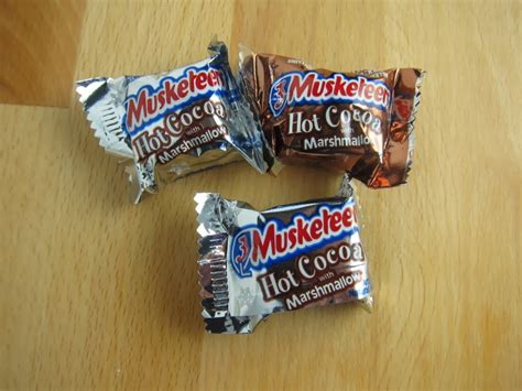 Review: Hot Cocoa with Marshmallow Three Musketeers Minis