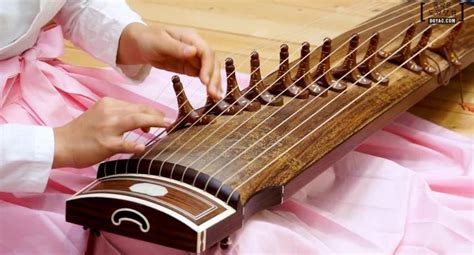 Traditional korean instrument 가야금🎼🎻🎹 | ° Korean Culture & Music° Amino