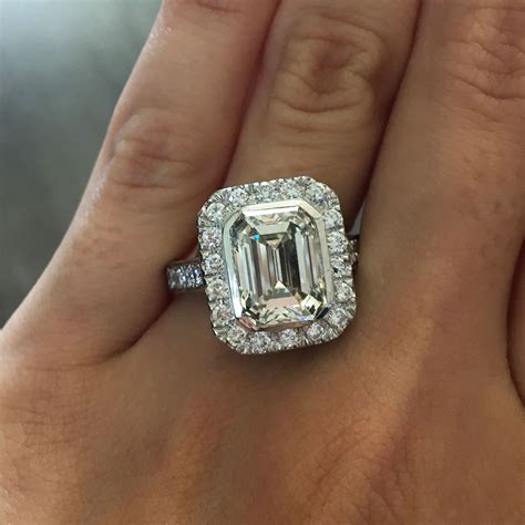 Which Cut of Diamond Looks The Biggest? - Raymond Lee Jewelers